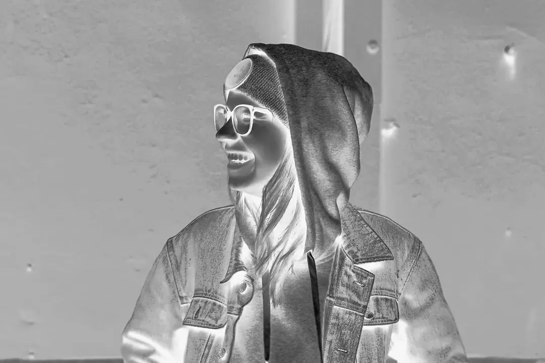 Illustrative bw inversion example generated with this tool