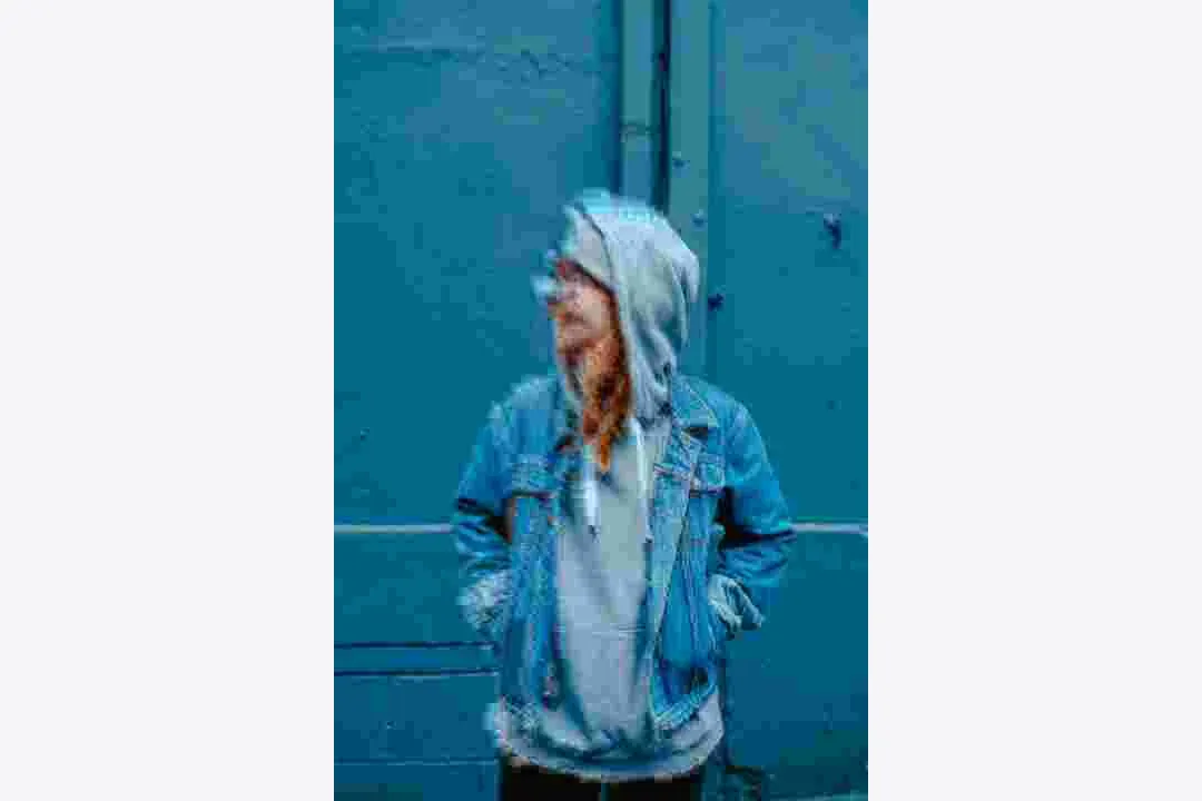 Sample portrait after 100 JPEG re-saves