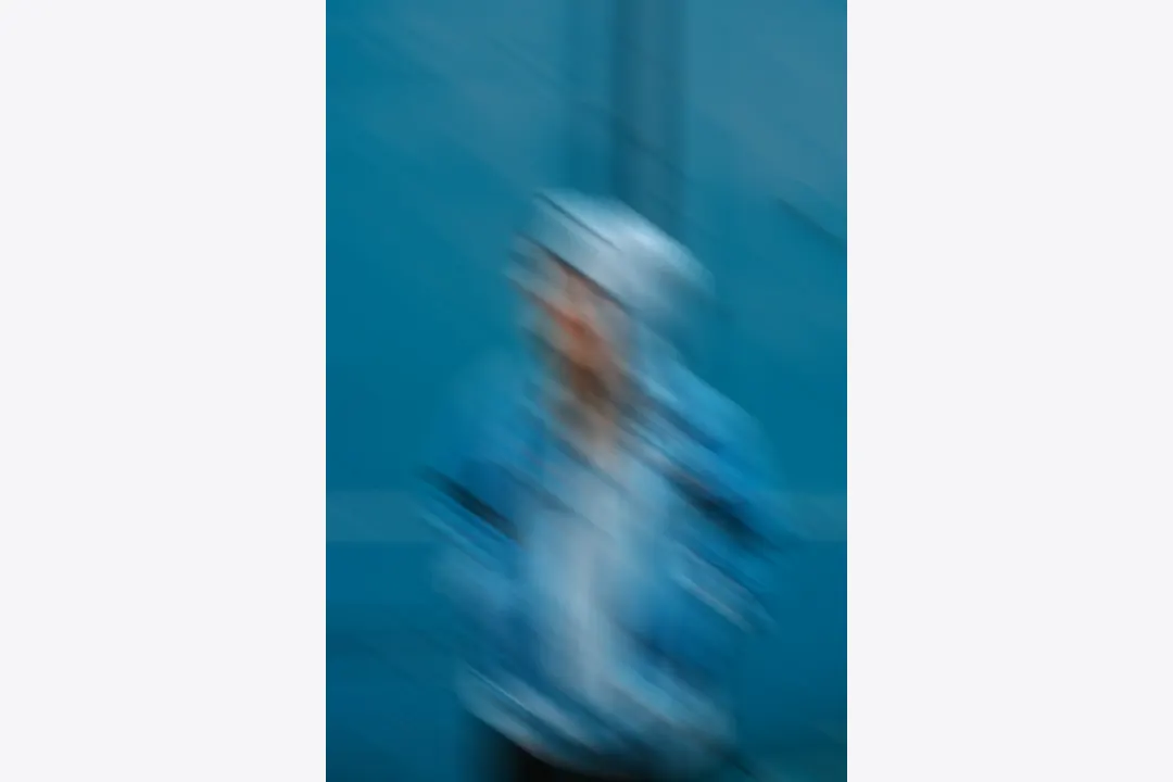 Illustrative whole-photo motion blur example